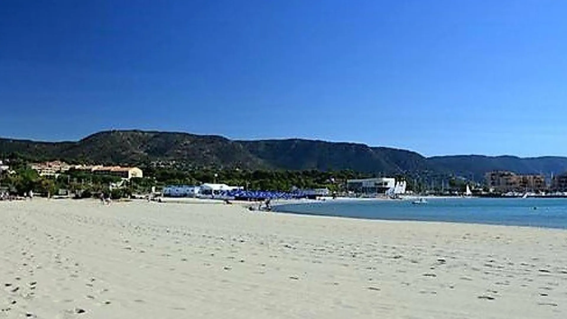 Studio Climatise A 2 Pas De La Plage, Loggia, Parking Prive - Bormes-Les-Mimosas - Fr-1-251-828 0*,  France