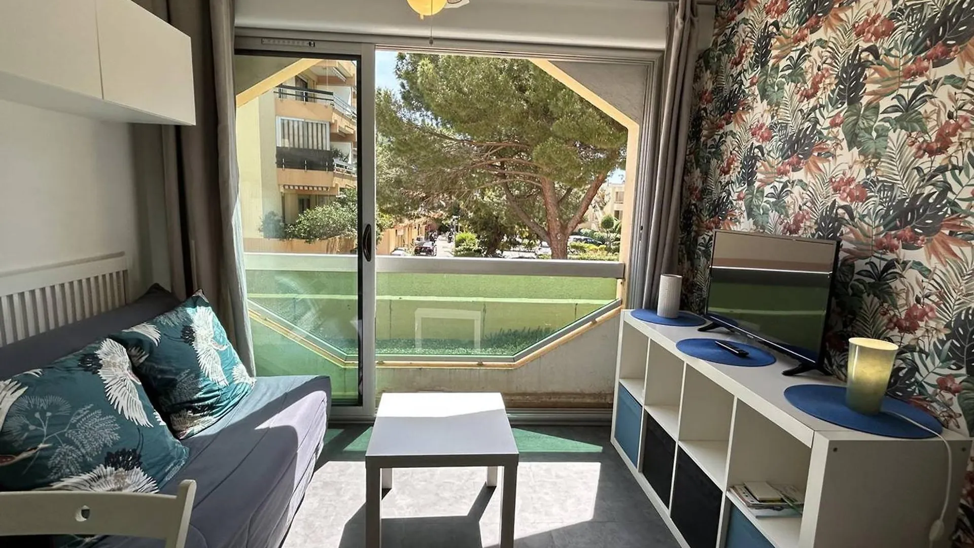 Studio Climatise A 2 Pas De La Plage, Loggia, Parking Prive - Bormes-Les-Mimosas - Fr-1-251-828 0*,  France