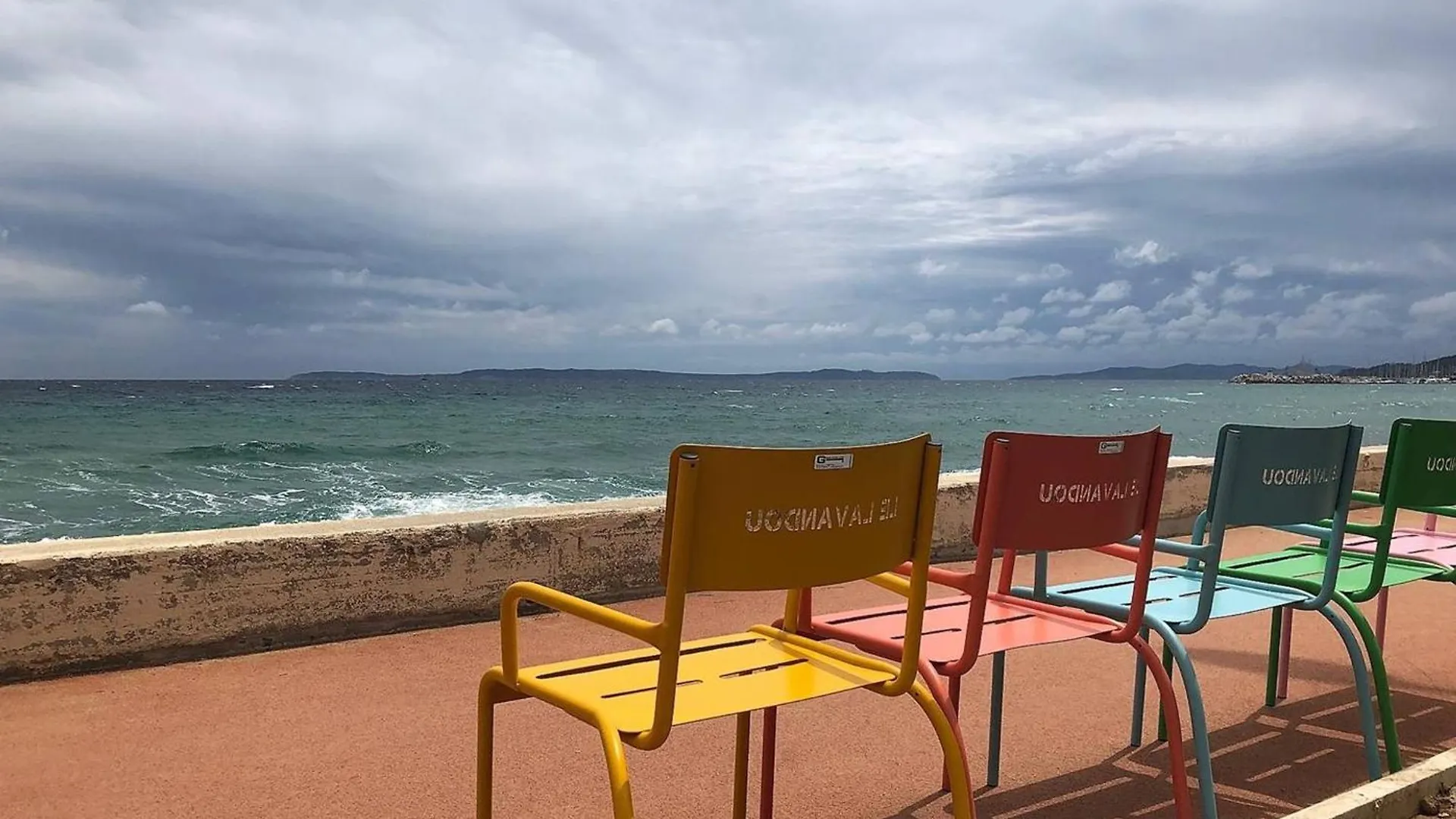 Apartment Studio Climatise A 2 Pas De La Plage, Loggia, Parking Prive - Bormes-Les-Mimosas - Fr-1-251-828
