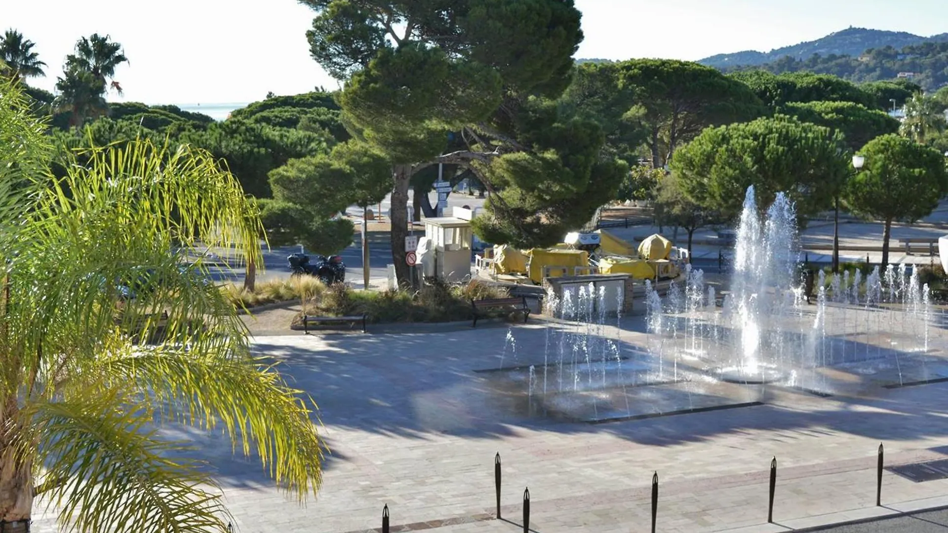 Studio Climatise A 2 Pas De La Plage, Loggia, Parking Prive - Bormes-Les-Mimosas - Fr-1-251-828 0*,