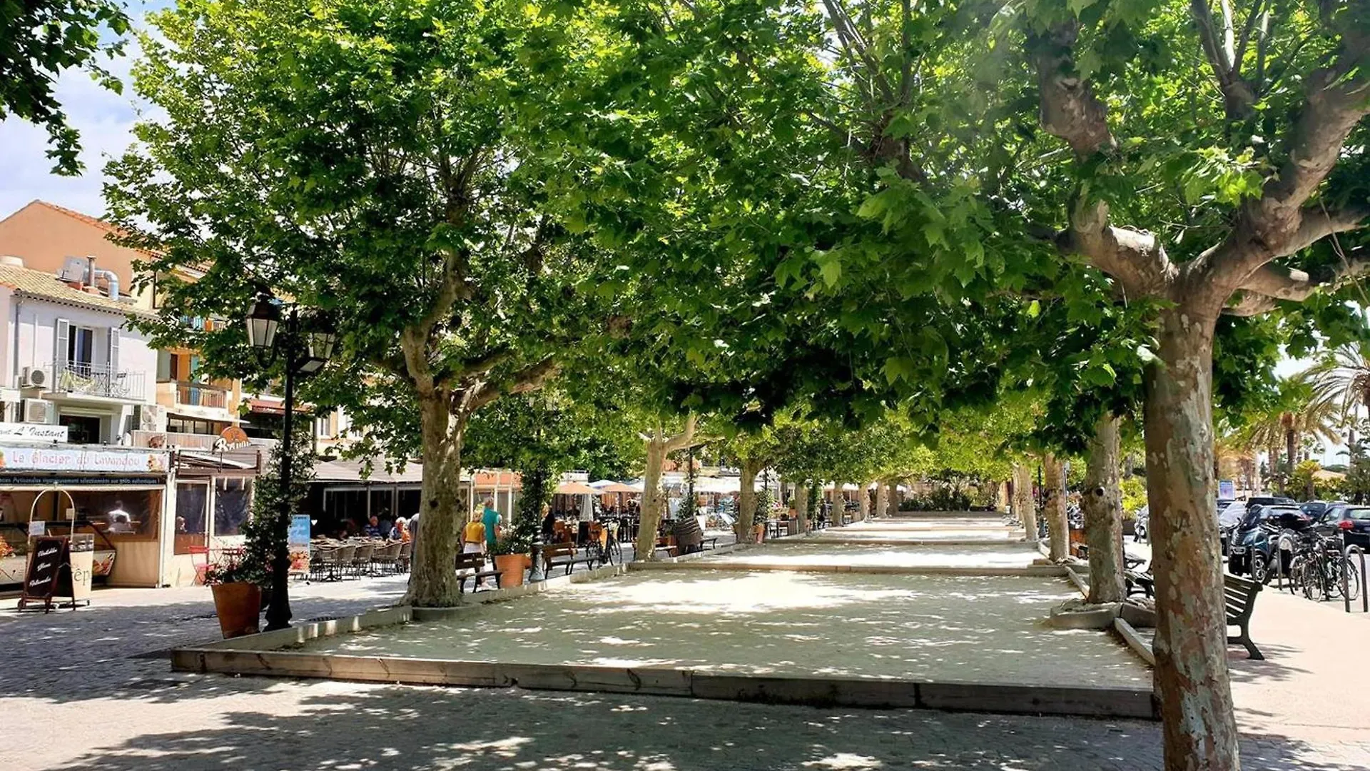 Studio Climatise A 2 Pas De La Plage, Loggia, Parking Prive - Bormes-Les-Mimosas - Fr-1-251-828 Apartment